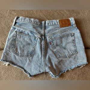 Levi’s 501 Jean shorts - size 28